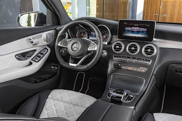 Top ausgestattet will Mercedes vor allem BMW Konkurrenz machen. (Foto: Daimler)