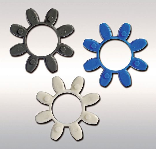 Die Klauenkupplungen der Serie REK…DCO lassen sich jetzt mit drei verschiedenen Zahnkränzen mit höheren Shore-Härten bestücken: Die schwarze Variante 92 Shore-A, die blaue Variante 98 Shore-A und die weiße Variante 65 Shore-D. (Bild:  Ringspann)