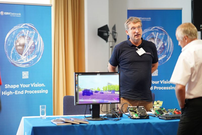 FPGA Conference Europe 2022: Über 70 Sprecher, 100 Vorträge und über 250 Teilnehmer – nach zwei Jahren mit Corona-bedingten Digitalkonferenzen fand die dreitägige FPGA Conference vom 5. bis 7. Juli 2022 endlich wieder als Präsenzveranstaltung statt. Besondere Highlights waren die spannende Keynote von Nick Ni von AMD/Xilinx, die interessante Couchtalk-Expertenrunde, der traditionelle BBQ-Grillabend sowie die vielen glücklichen Gewinner der Verlosungsaktionen.  (Bild: Nadine Stegemann)