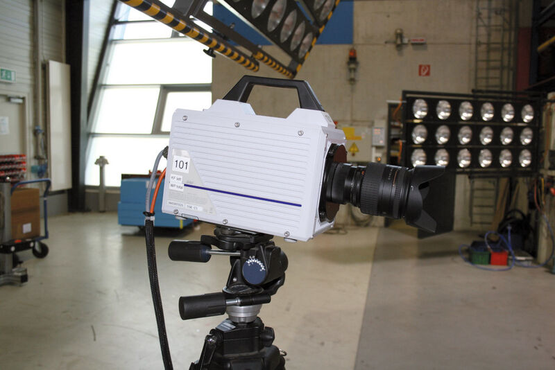 Ölflex Classic 100 Steuerleitungen sorgen für die Spannungsversorgung der Kameras (ADAC, Lapp)