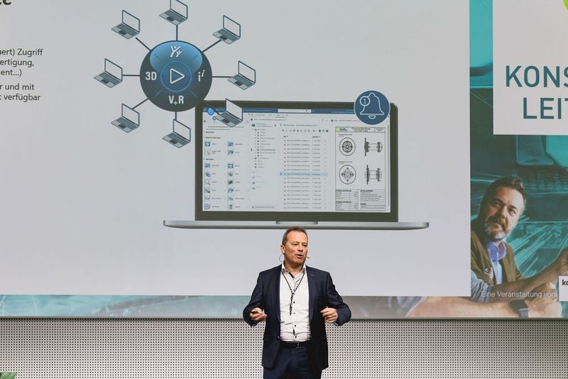 Peter Aicher, Geschäftsführer der Bechtle PLM Deutschland GmbH, adressierte die zehn größten Herausforderungen in der Produktentwicklung und zeigte Wege auf, wie sie gemeistert werden können. Er appellierte an die Teilnehmer: 