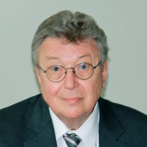 VDMA 사장, Reinhold Festge는 심지어 경제 위기와 제재의 관점에서도 "러시아 시장을 퇴장할 이유가 전혀 없습니다"라고 말합니다.