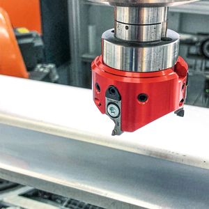 Der Fly Cutter mit PKD-bestückten Fräseinsätzen wurde gezielt für labile Bearbeitungen und kleine Schnittstellen entwickelt. (Bild:  Mapal)