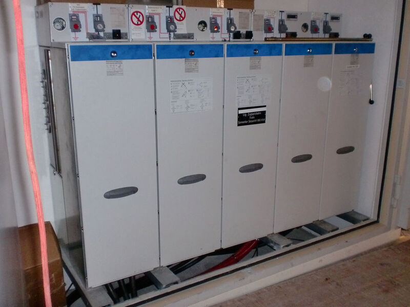 Für die Versorgung des Bahnhofs Zugspitzplatt und des neuen Sessellifts „Wetterwandeck“ hat Ormazabal drei Mittelspannungsschaltanlagen des Typs gae geliefert. (Bild: Ormazabal)