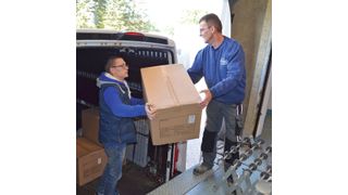 Pakete sollten immer an legitimierte Empfänger übergeben werden, denn das Paketunternehmen trägt bei Reklamationen die Beweislast, das Paket abgeliefert zu haben. (TSL Textil-Service & Logistik)