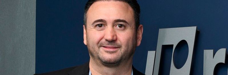 Christian Reinwald rät von Panikkäufen ab, doch sollte man seiner Meinung nach absehbaren und kritischen Bedarf rasch decken.  (Bild:  Reichelt Elektronik)