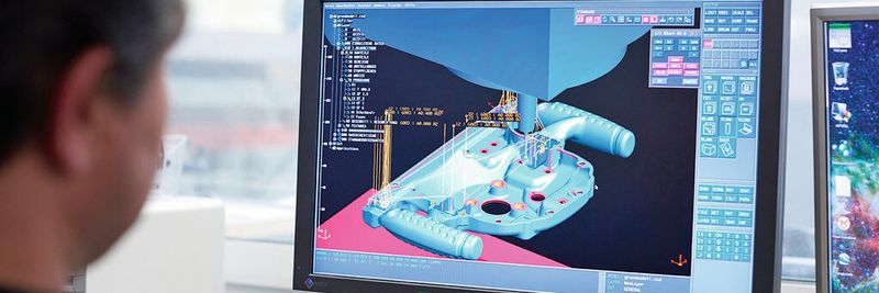Das Leistungsangebot von UBC beginnt bei der Konstruktion. Hier entsteht das Lenkrad des Porsche 919 Hybrid. (Bild: DMG Mori)