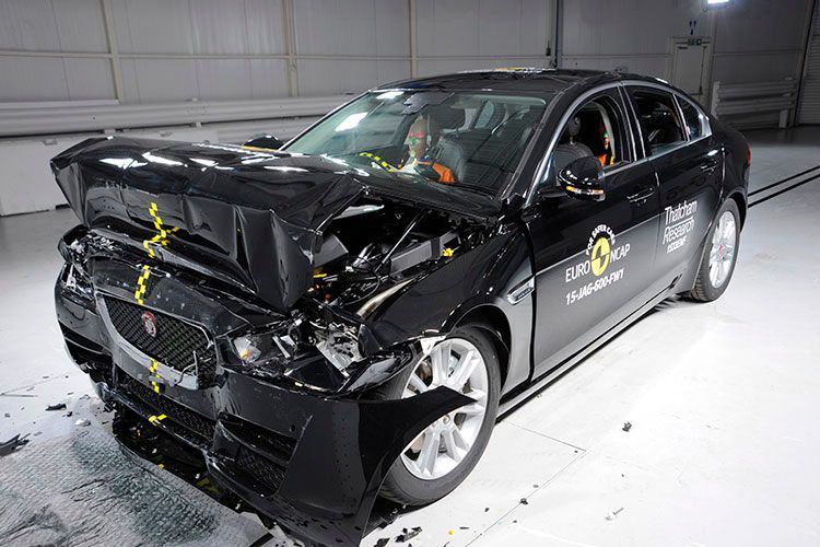 ... über die Auszeichnung bei den „Großen“ freuen. (Foto: Euro-NCAP)