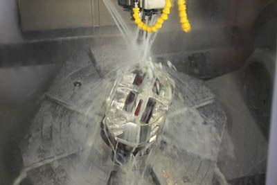 Fertigung eines Auto-Bremssattels aus Aluminium-Magnesium, auf einer C30U. (Archiv: Vogel Business Media)