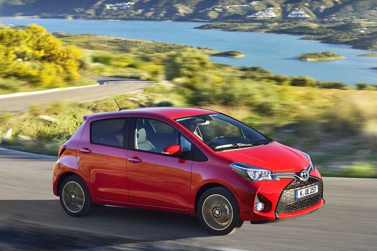 Die aktuelle Neuauflage zeichnet sich laut Hersteller durch sein weiter verbessertes Fahrverhalten, höheren Komfort und ein neues Innenraum-Design aus. (Foto: Toyota)