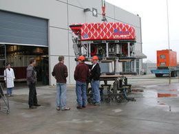 Im Februar 2003 war es endlich soweit: der Marum Qurest ist komplett fertig aufgebaut (Bild: MARUM − Zentrum für Marine Umweltwissenschaften, Universität Bremen)