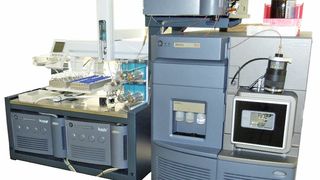 HPLC-MS/MS Messplatz einschließlich der Online-SPE (Bild: IWW)