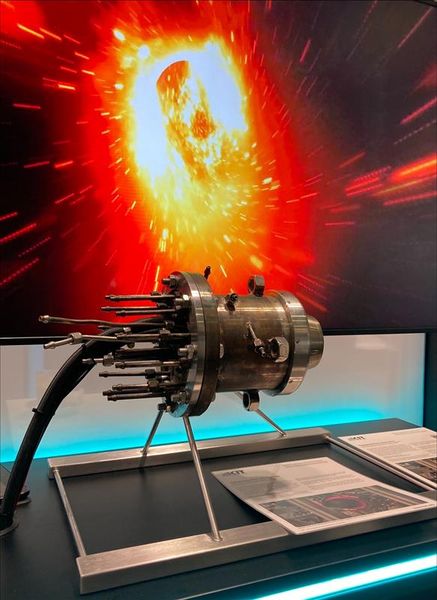 Die kompressorlose Gasturbine, die das KIT entwickelt hat, stellt einen neuen Laufzeitrekord auf: 303 Sekunden. Außerdem setzt sie neue Maßstäbe für die Nutzung von Wasserstoff in der Energieversorgung. (Bild: Dagmar Merger/VCG)