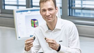 Industrial IoT: Die Vernetzung der Welt auf dem Weg zur All Electric Society verlangt von Geräten und Schnittstellen High-Speed-Datenübertragungen. Design-in-Support für eine optimale Steckverbinderkombination und Kontakt­belegung mit Arndt Schafmeister. (Bild: Phoenix Contact)