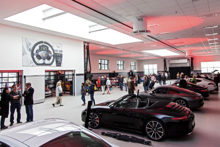 An dem neuen Standort hat das Porsche-Zentrum seine Servicekapazitäten aufgestockt. (Foto: Porsche-Zentrum Mannheim)