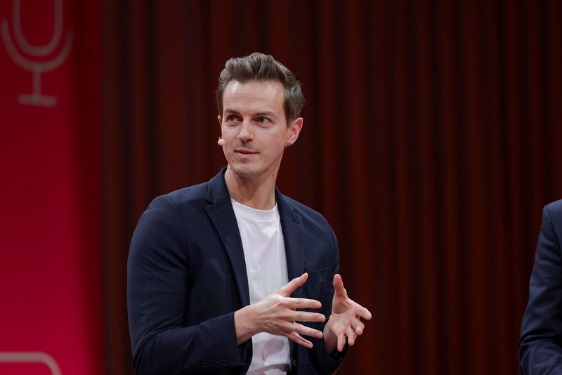 Matthias Mieves, MdB, zog eine Zwischenbilanz zur Ampelkoalition. (© Messe Berlin GmbH)