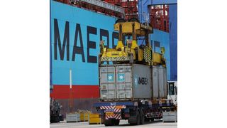 Ein Transport-Container kurz vor der Verladung.  Bild: Maersk Line (Archiv: Vogel Business Media)