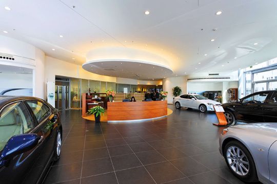 Das geräumige Lexus-Forum in Frankfurt am Main ist ein Vorzeigebetrieb. (Archiv: Vogel Business Media)