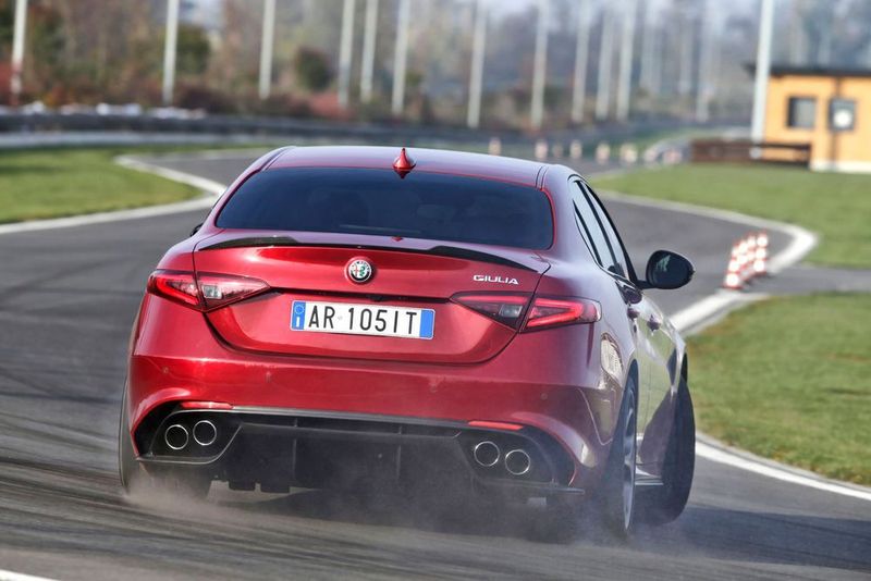 Der 375 kW/510 PS starke 2,9-Liter-V6-Biturbo ist eng mit den aktuellen Ferrari-Aggregaten verwandt. (Alfa Romeo)