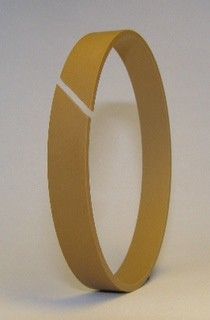 Führungsbänder kompensieren auch in Ventilen auftretende Seitenkräfte und Auslenkungen. Dies erfordert eine sehr hohe Druckstandfestigkeit des eingesetzten Werkstoffs (Bild: Freudenberg Process Seals)