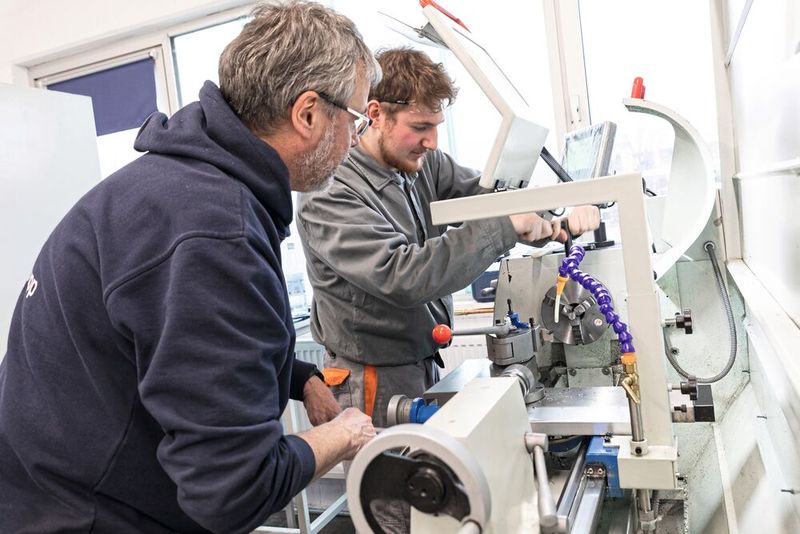 15 Knuth-Maschinen sind in der neuen Ausbildungswerkstatt der thyssenkrupp MillServices & Systems GmbH (tkMSS) in Oberhausen im Einsatz. (Bild: Knuth Werkzeugmaschinen)