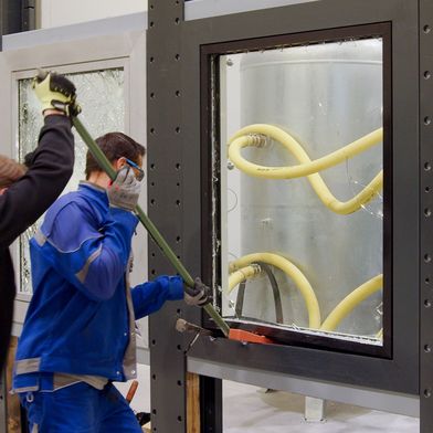 Vandalismus findet im Gegensatz zum Einbruch nicht still und leise statt, sondern ungehemmt und vor laufender Kamera. (Bild: Sälzer GmbH)