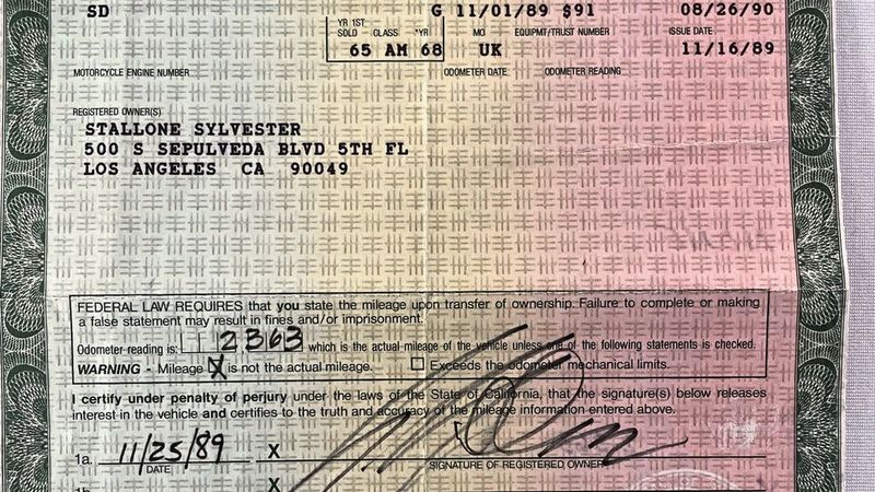 Ein auf den US-Star ausgestellter Fahrzeugschein. (Bild: Catawiki)