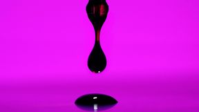 Evonik is developing catalysts and adsorbents for the purification of pyrolysis oil to enable its use as a raw material in petrochemical processes. (Image: Evonik Industries AG)