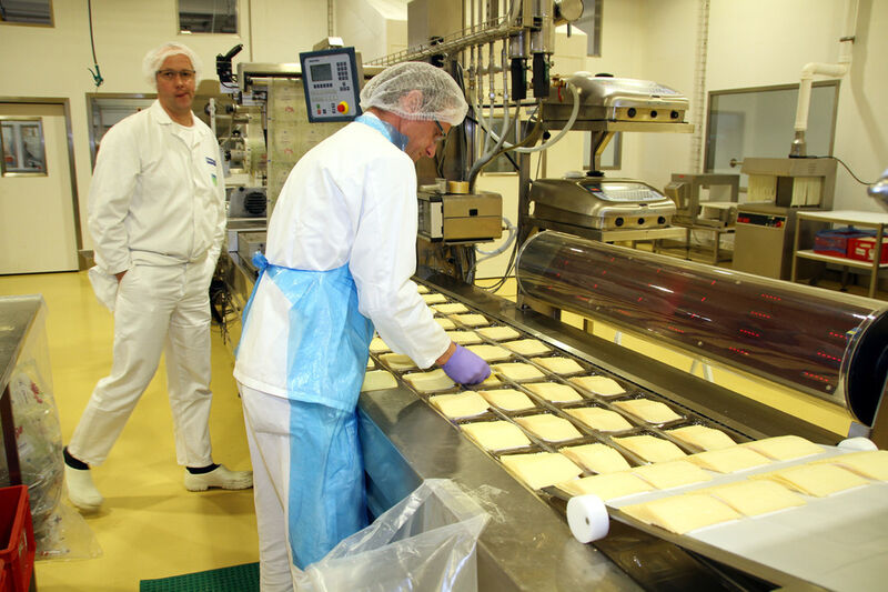 Auch die Konfektionierung und Verpackung der Käse erfolgen bei OM mit modernsten Einrichtungen. (Bild: MLR-Gruppe)