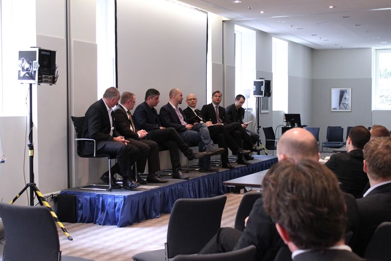 Die Teilnehmer des Discussion Panels Domain (Vogel IT-Akademie)