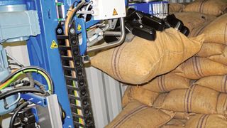 Automatische Systeme zum Entladen und Palettieren von Jutesäcken und Kartons aus Seecontainern  (Bild: Copal)