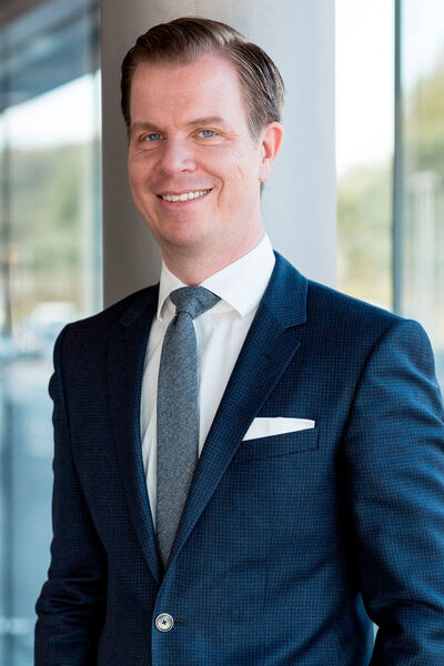 Mathias Busse wird zum 1. September 2018 neuer Geschäftsführer von Porsche Taiwan. Der 43-Jährige war seit 2016 Vorsitzender der Geschäftsführung der Porsche Zentren Hamburg; zuvor war er Geschäftsführer der Porsche Niederlassung Hamburg Nord-West und Vertriebsleiter Neu- und Gebrauchtwagen im Porsche Zentrum Berlin.  (Porsche)