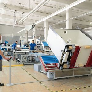 Abb.2: In Wangen werden mit modernsten Fertigungstechnologien Laboreinrichtungen für die ganze Welt produziert.