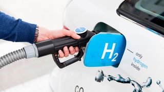 Bislang gibt es bundesweit rund 85 Wasserstofftankstellen. (Bild: Daimler)