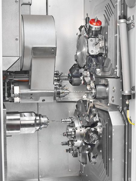 Haupt- und Gegenspindel der TNL20 sind baugleich als flüssigkeitsgekühlte Einschub-­Motorspindeln ausgeführt. (Index)