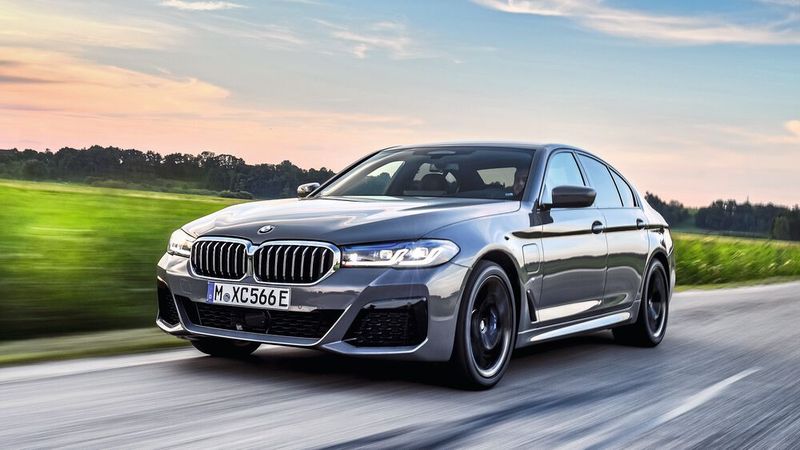 Beim 5er hat BMW erst kürzlich neue Plug-in-Hybrid-Versionen vorgestellt.(Bild:  BMW)