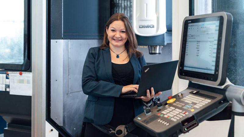 Laut Doris Aschenbrenner soll die 5G-Lösung möglichst einfach zu bedienen sein.(Bild:  Jan Walford / Hochschule Aalen)