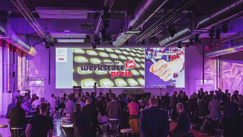 Der Deutsche Werkstattpreis wird dieses Jahr bereits zum 13. Mal verliehen. Die Preisverleihung findet in einem stimmungsvollen Ambiente im Vogel Convention Center in Würzburg statt.(Bild:  Stefan Bausewein)
