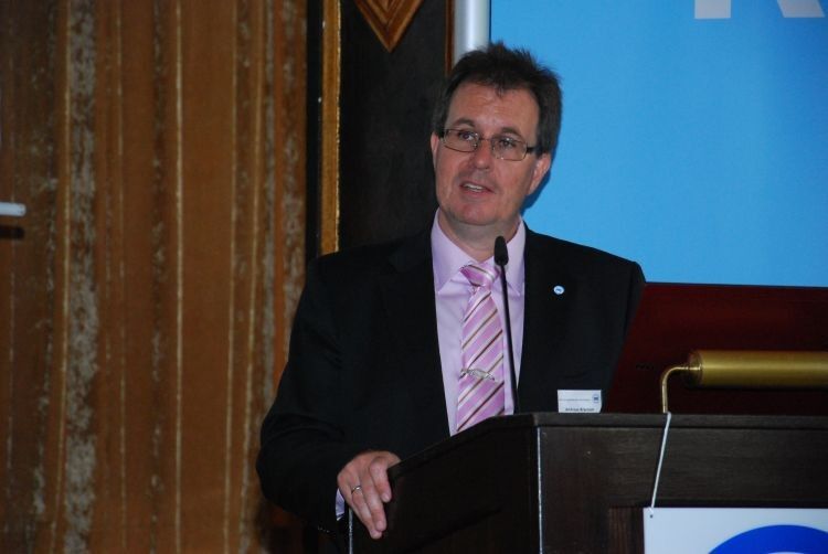 Andreas Brachem, Geschäftsführer der Innung München-Oberbayern begrüßte die rund 80 Teilnehmer der Jahreshauptversammlung. (Foto: Wenz)