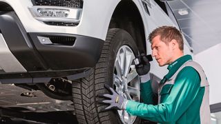 An jedem fünften Pkw stellte die Dekra im vergangenen Jahr erhebliche Mängel fest. (Dekra)