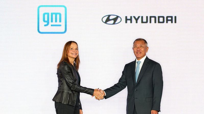 Marry Barra und Euisun Chung(Bild:  Hyundai)