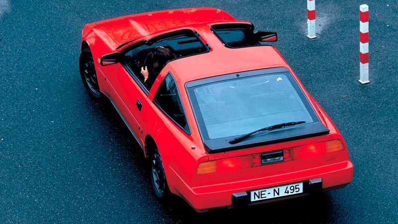 Der 300ZX war von den Stückzahlen her der bislang erfolgreichste Vertreter der Z-Serie, allein im Jahr 1985 wurden über 70.000 Stück verkauft. Im Spätherbst 1989 wurde der Z31 durch den 300ZX der Serie Z32 abgelöst. Im Film Rocky IV fährt die Frau der Hauptfigur einen Weinroten 300ZX Z31. (Bild: Nissan)