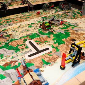 La finale suisse du concours de robotique First Lego League se tiendra le 21 février 2026 au Forum de l'Arc à Moutier.(Source :  Robots-Ju)