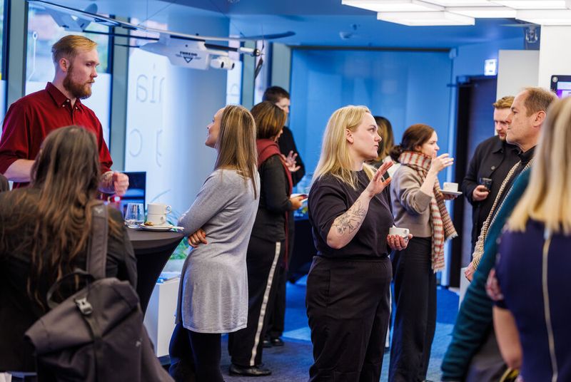 Im Anschluss war Netzwerk-Zeit. Allerdings nur kurz, denn...  (Bild: © Raul Mee)