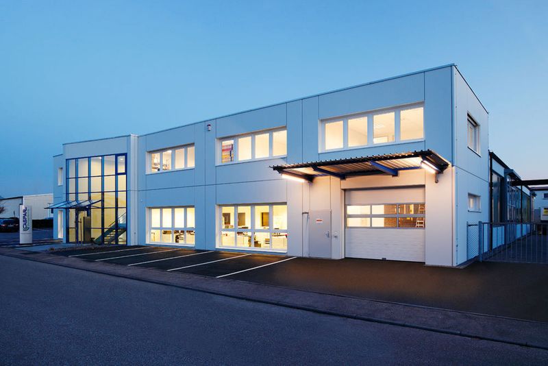 Seit über 40 Jahren Erfahrung in Herstellung und Vertrieb von Gleitlagern. (Matthias Stark)