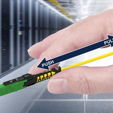 The push-pull mechanism allows for safe insertion and removal even at maximum port density. (Source: Rosenberger OSI)