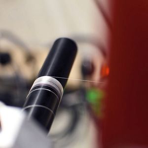 Verstreckung einer Polyacrylnitril-Hochleistungsfaser