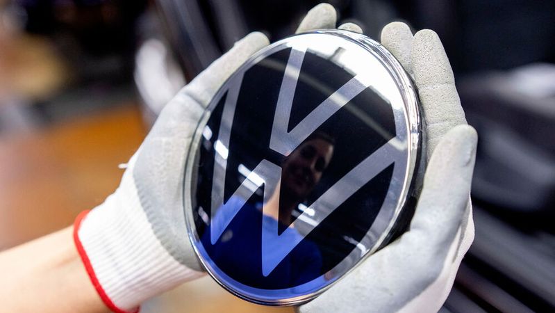 Volkswagen hat sich für seine Anzeige beim Portal Breitbart entschuldigt. Volkswagen hat sich für seine Anzeige beim Portal Breitbart entschuldigt.