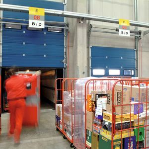 Starker logistischer Einsatz für Frische und Convenience: Lekkerland Deutschland beliefert derzeit bundesweit 59.500 Abnehmer, Tankstellenshops und Kantinen ebenso wie Convenience Stores und Kaufhäuser.