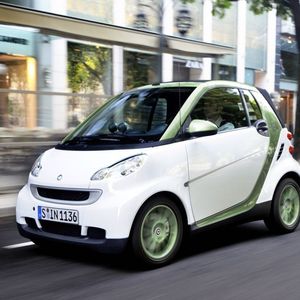 Der Smart electric Drive ist fast fertig, nur braucht er noch ein Kundensegment: am besten klimabewusste und wohlhabende Berufspendler.